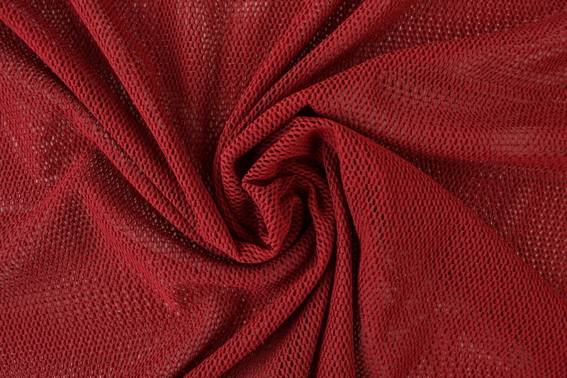 Mesh – Weinrot